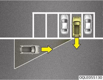 Tips för körning Välj "Rear Cross Traffic Collision Warning" (Kollisionsvarning bakåt för korsande trafik) igen om du vill stänga av systemet.