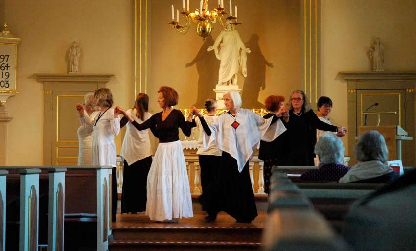 Att be med kroppen Kan man dansa en bön? Absolut, menar Christina Nyhage, ledare för Alingsås församlings dansgrupp. Meditationsdans kallar hon det, en meditation i rörelse.