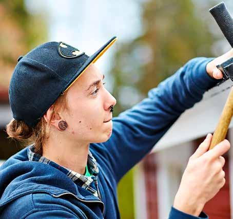 Bygg- och anläggningsprogrammet Bygg- och anläggningsprogrammet är ett yrkesprogram som leder till ett stort antal arbeten, till exempel snickare, målare, murare, golv läggare, plåtslagare, anläggare