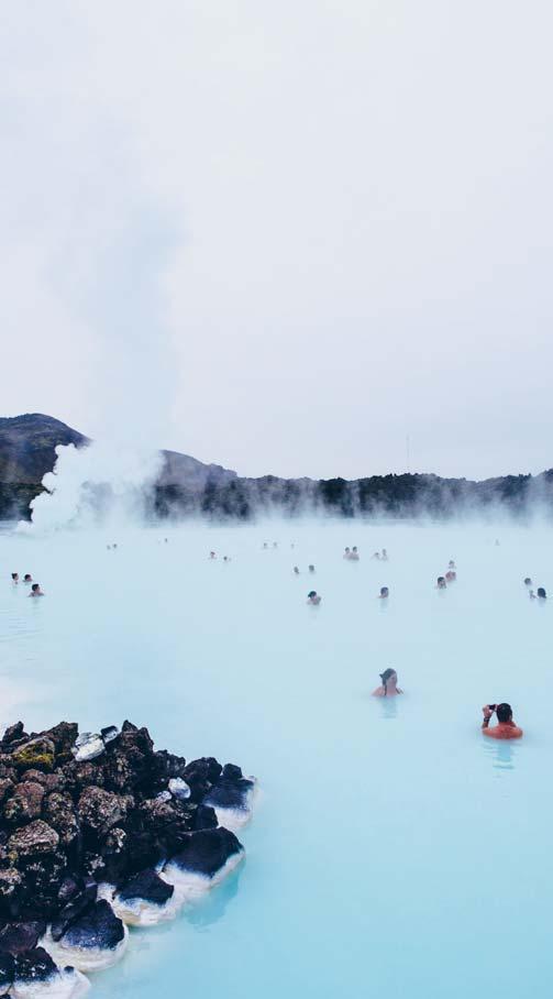 En utflykt till många av naturens underverk som Island är känt för. Vi besöker nationalparken Thingvellir där det isländska Altinget grundades år 930.