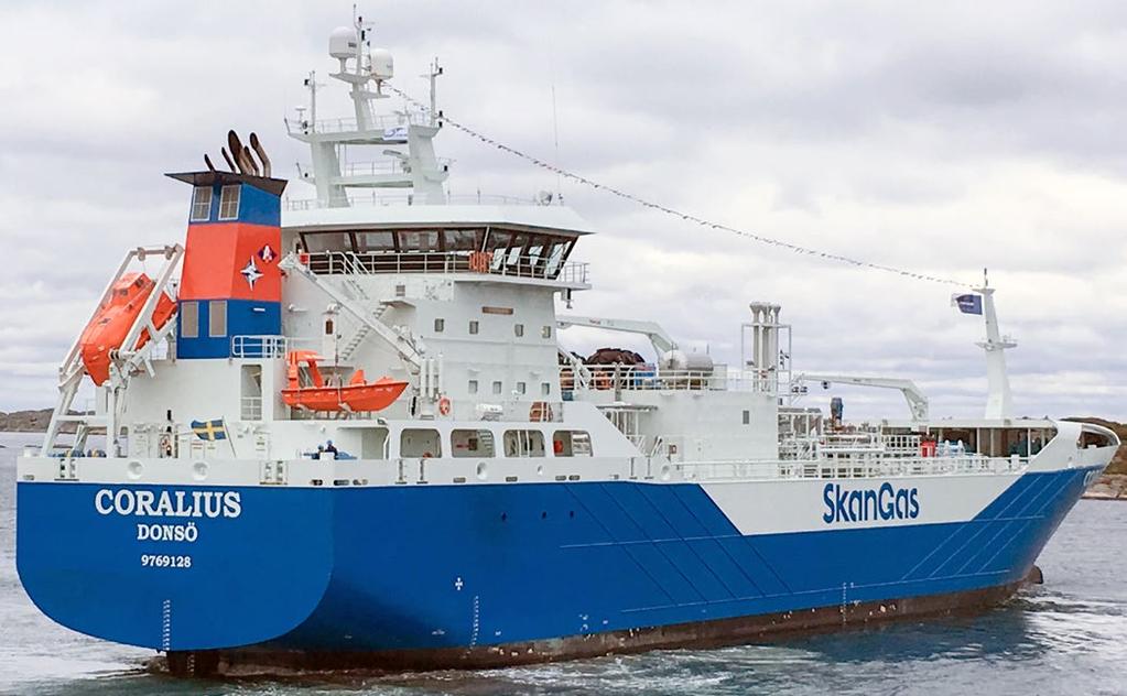 Tema: Avgifterna Coralius, LNG-tankfartyg och bunkerfartyg. ADAM BERGMAN Sirius Shipping, hemmahörande på Donsö, bedriver huvudsakligen rederiverksamhet med tankfartyg.