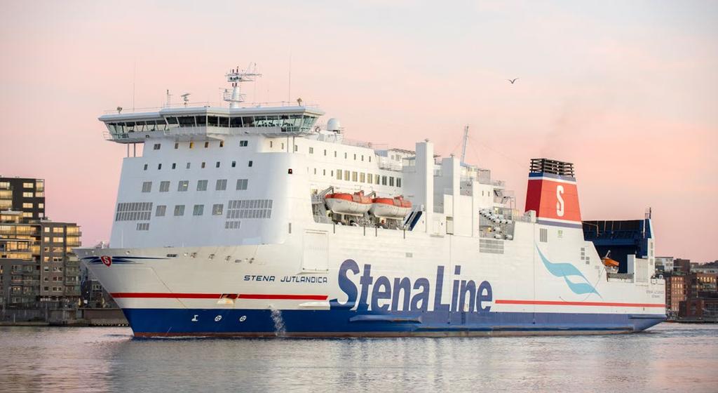 I huvudsak utgörs flottan av fartyg som tar både passagerare och såväl passagerar- som lastfordon. I Sverige trafikerar Stena Line fem hamnar med 16 färjor.