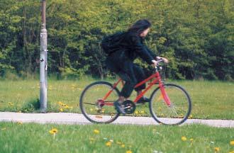 Fler och bättre cykelvägar Vi arbetar mycket aktivt med att öka andelen cyklister, bland annat genom att höja standarden på cykeltrafiksystemet.