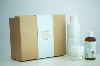 Shea Mooti produkter är utformade för att lugna, återfukta och skämma bort den mest känsliga huden med rena, naturliga botaniska oljor och smör.