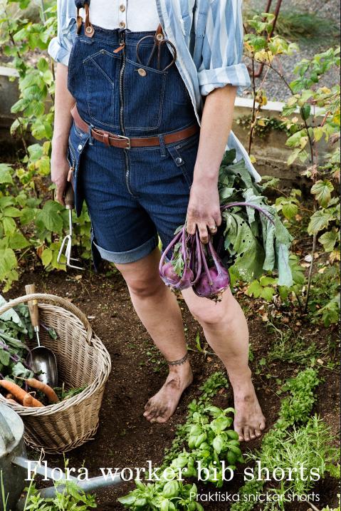 Flora worker bib shorts snickarshorts Alla dessa varma sommardagar då man ska måla om sommarstugan, renovera glasverandan eller plantera rosor. Och sen fira sommaren med en god paj!