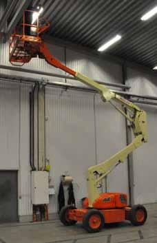 JLG 35 E Bomlift - El JLG 35 E Arbetshöjd 12,7 Plattformshöjd 10,7 Plattformsyta 0,66 x