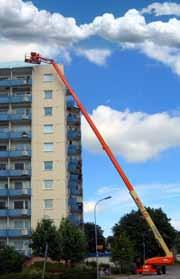 Bomlift - Diesel JLG 1350 SJP JLG 1350 SJP Arbetshöjd 43,3 Plattformshöjd 41,3 Plattformsyta 0,91 x 2,44