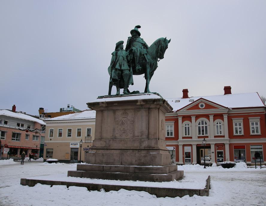 med Erik Dahlberg vid sin sida.