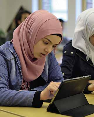 INTRODUKTIONSPROGRAMMEN RESPEKTFULLT, INDIVIDANPASSAT & FLEXIBELT Preparandutbildning, IM PREP Du läser in grundskolekurser så att du blir behörig till gymnasiestudier.