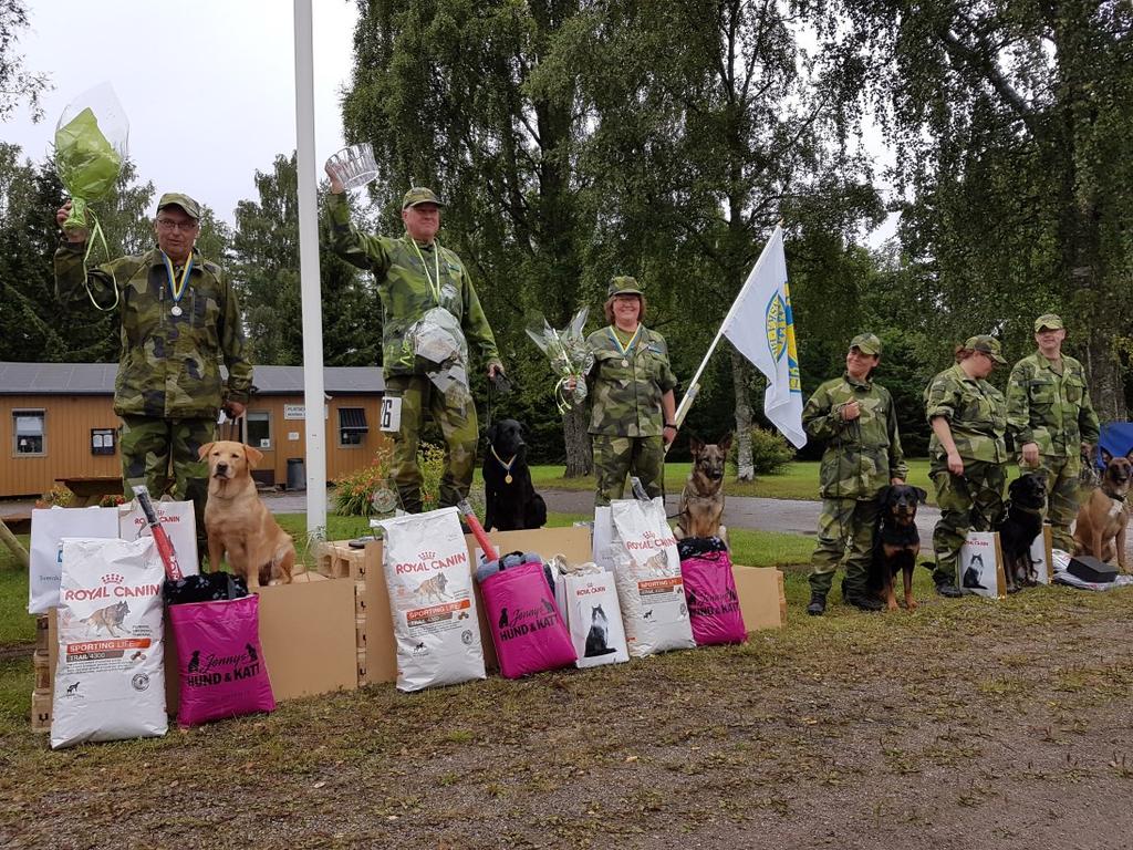 Arrangemanget invigdes i gassande sol och värme för att avslutas med prisutdelning i regn och rusk. Det var idel glada miner, positiva attityder och vänliga bemötanden.