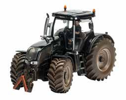 470:- Modelltraktor Valtra S374 Universal Hobbies, skala 1:32 Art