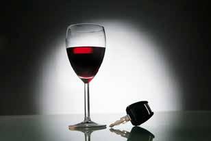 7. Medicin och alkohol Både medicin och alkohol påverkar körförmågan. De flesta vet att alkohol och bilkörning är en dålig kombination. Trots detta är alkohol orsaken till många trafikolyckor.