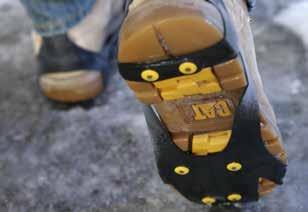 4. Att undvika fallolyckor Det finns faktorer som påverkar upplevelsen av promenaden. Det kan vara svårt att lyfta fötterna, upptäcka ojämnheter och att parera felsteg.