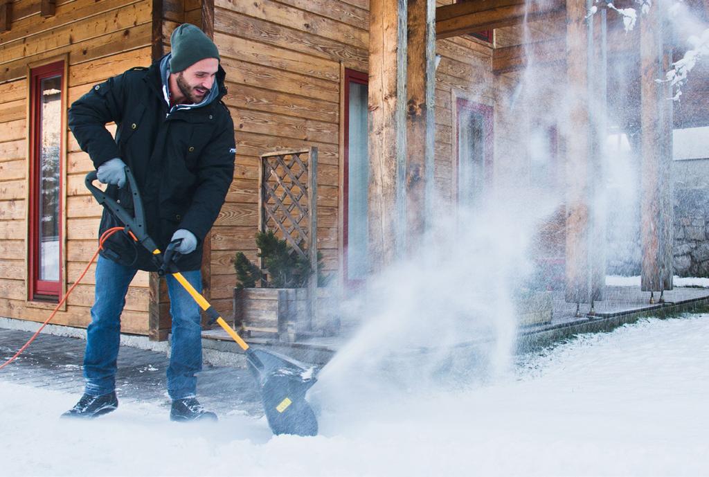 Du håller enkelt din garageinfart ren från snö, så länge underlaget är en hård och plan yta. Så kom igen och kasta din gamla skyffel!