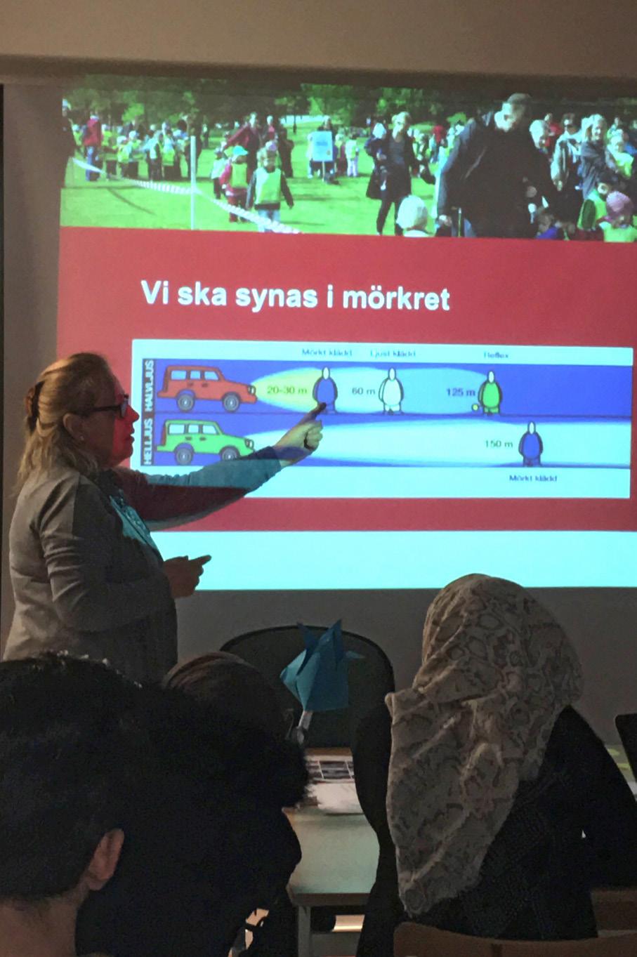 NYA SVENSKAR Invandrarföreningar och SFI-skolor NTF Väst besöker varje år nya svenskar i invandrarföreningar, på sommarläger och SFI-skolor för att informera om vikten av att använda