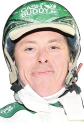 e Bnker Hll - : --, : --, Tot: -- Otvi e Esotio Str Arnqvist P Hd / - /, Uppf: Einng Morten, Norge Osrsson K Hd / - /, Äg: PBT Trotting AB, Hlmstd Untersteiner / - /, Svrt, rött elp&hängsl; röd
