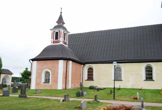 Foto: Enköpings kommun Vallby kyrka har tillbyggnader från flera tider. Vallby kyrka EE3 Ovanligt nog är Vallby kyrka öppen varje dag. Anledningen är att Mariadöttrarna bor alldeles intill.