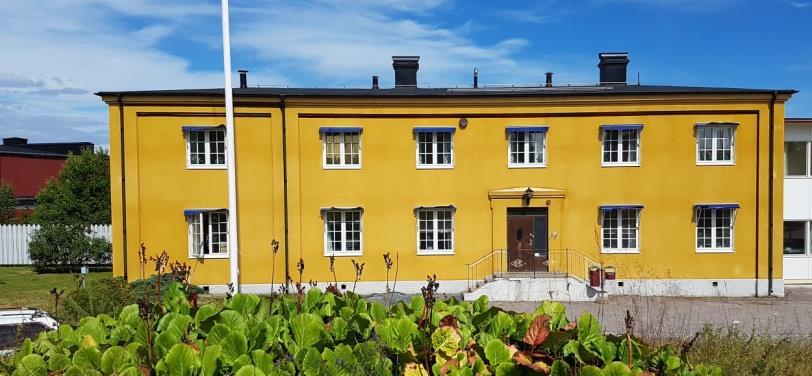 KORT OM HVO OCH COLABITOIL Det helt förnyelsebara, fossilfria drivmedlet HVO Diesel ( HVO ) besitter bättre egenskaper än fossil diesel, förutom att koldioxidutsläppet reduceras med över 90 procent