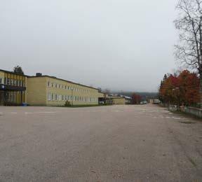 Bebyggelse När järnvägen försvann 1962 byggdes här allmänna byggnader som skolor, sporthall m m.