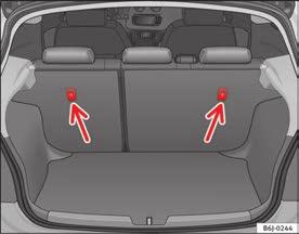 Barnsäkerhet 49 Viktgrupp Storleksklass Elektrisk utrustning Monteringsriktning ISOFIX-positioner Bakre sidosäten D ISO/R2 Bakåtvänd IU C ISO/R3 Bakåtvänd IU Grupp I 9 till 18 kg B ISO/F2 Framåtvänd