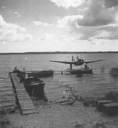 Flygvapenövning vid Ringsjön i Skåne den varma sommaren 1947.