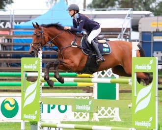 Foto: Thomas Fasteus Foto: Jennifer Åström Isabelle Franzetti, Heby RF, red sin Magic Kiss till en silvermedalj vid NM i Finland.