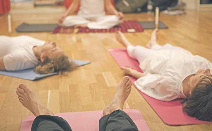 Hälsa & välbefinnande Yoga, pilates, qigong, mindfulness... I vårt stressade samhälle växer behoven av att slappa av för att må bra.