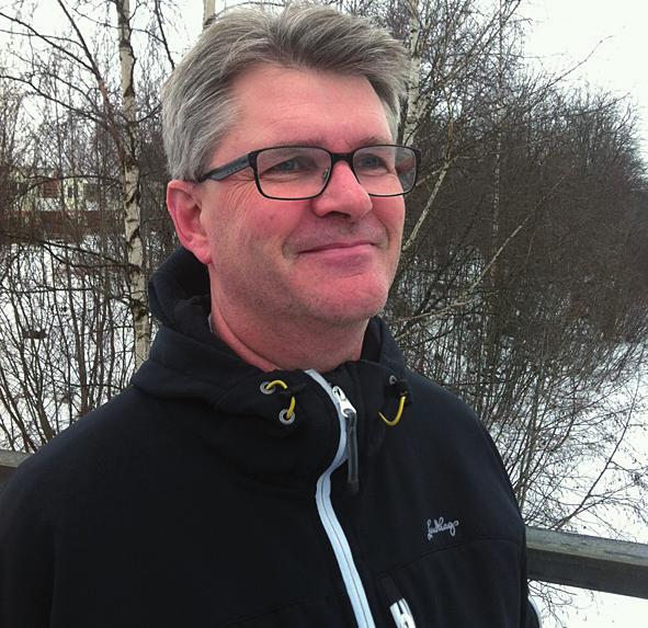 Att möta världen i någon annan Nya församlingsherden har blicken framåt. Det är en mörk, regnvåt söndagkväll i februari och jag sitter i Skellefteå landskyrka. Det är stor fest.