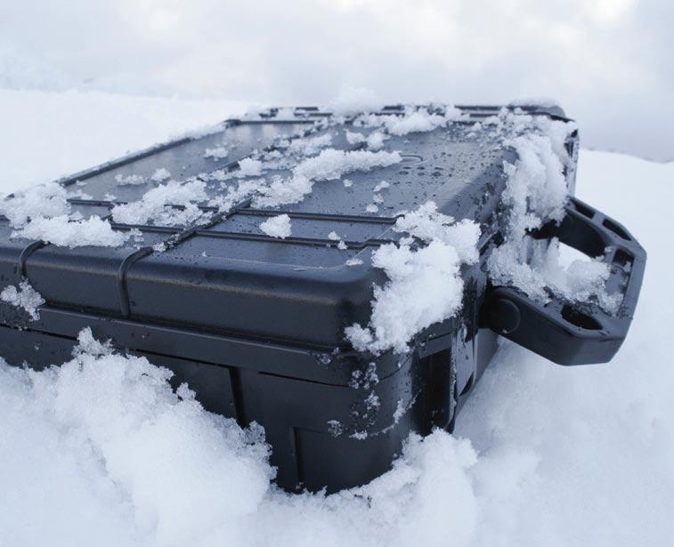 OUTDOOR väskor Outdoor väskar är tillverkad i extra tålig ABS-plast och är utrustad med rostfria gångjärn, en justerbar luftventil och ett handtag stop som hindrar väska att pendla, vilket kan skada