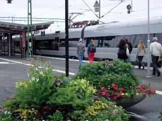 28 på ett säkert sätt. För att säkerställa landsbygdens attraktivitet är det viktigt att möjligheten finns att röra sig inom och mellan samhällena och rekreationsområden på säkra vägar.