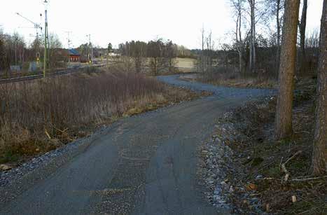 och buss via Södertälje Syd. Bron är dessutom en viktig del av de omtyckta promenad- och motionsstråken i det s.k. Fågelsångsområdet för Pershagenbor och andra som rör sig frekvent i området.