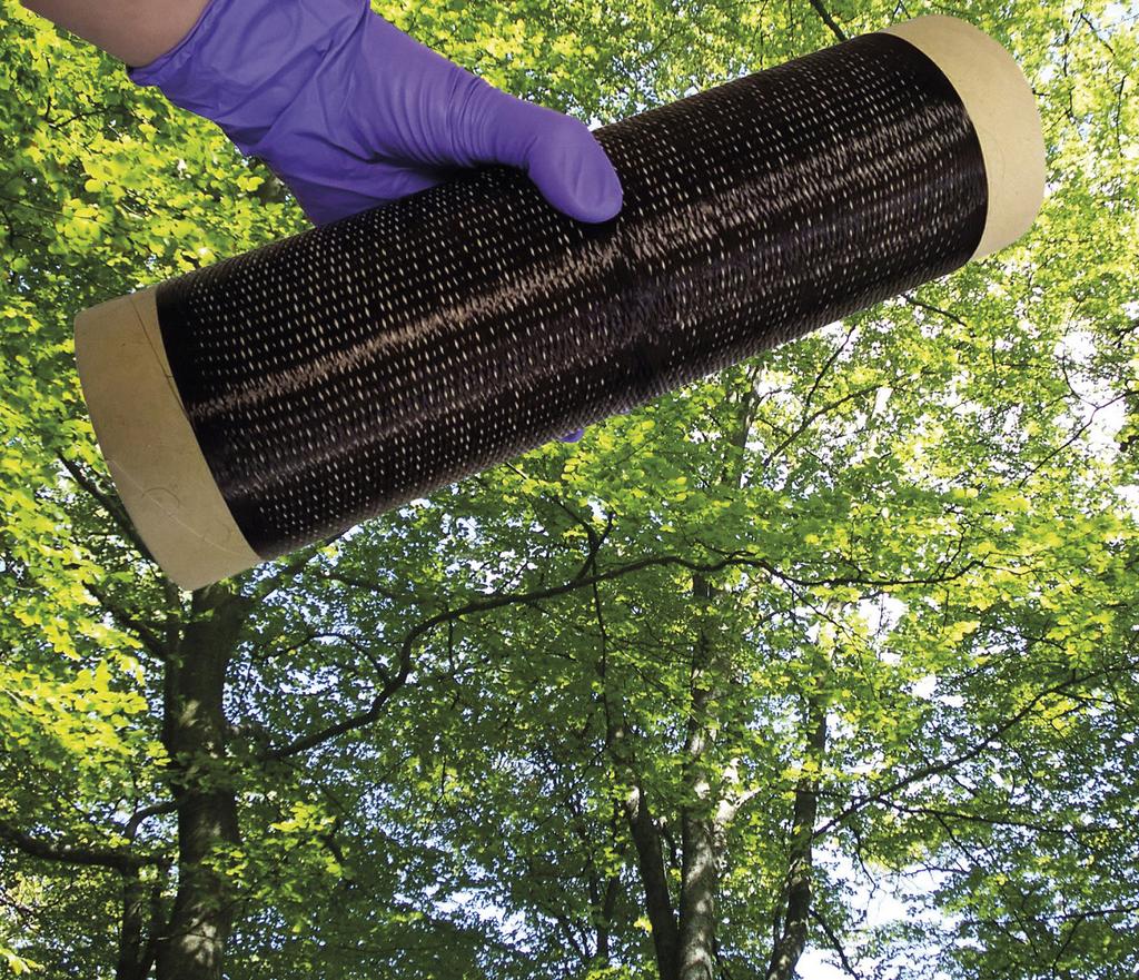 Bomull är krävande att producera, både för ekonomin och miljön. Man har länge letat efter ett bra substitut och ett sådant finns i lyocell, ett cellulosabaserat material.