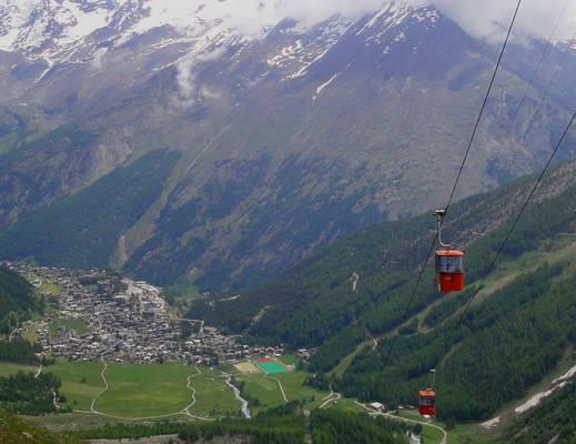 I priset 14 850:- ingår: Resa i vår turistbuss tur och retur Göteborg Saas-Almagell Boende i delat rum på Hotel Alpenhof, www.hotelalpenhof.