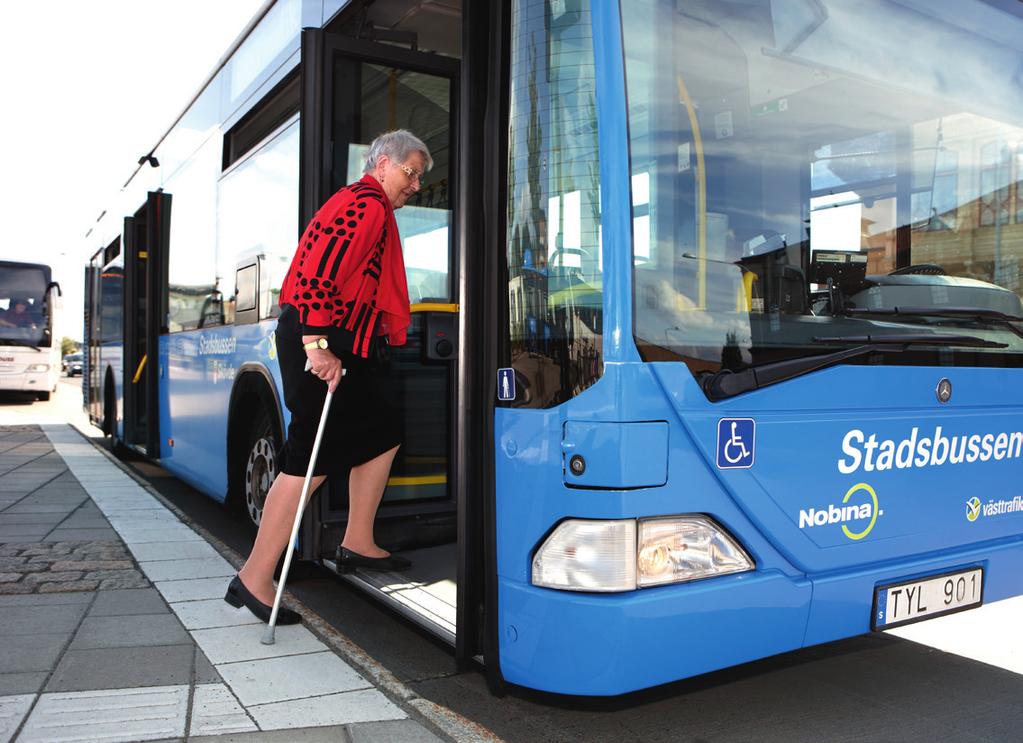 Reser du med kollektivtrafik ansvarar du själv för resan och köp av biljetter.