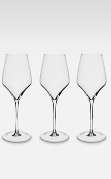 GÅVA NR 18 Munblåsta Samtliga glas med Leif Mannerströms symbol är munblåsta. Glasen ligger i en exklusiv presentkartong.