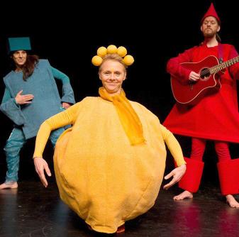 Krokodilkonserter FÄRGERNA Söndag 12 februari kl 15.00 Lomma Folkets Hus Målgrupp: 2-5 år En humorfylld musik-, dans- och teaterföreställning om tolerans och allas lika värde.