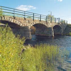 Längs kusten slingrade sig kustvägen från stockholm, den nådde Torneå 19. Längre resor på land undveks i mesta möjliga mån de tog tid och var omskakande upplevelser!