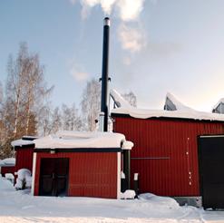 Vi gör det här för samhällsnyttan Mitt i centrala Harads finns en stor telestation som inrymmer byns flispanna.