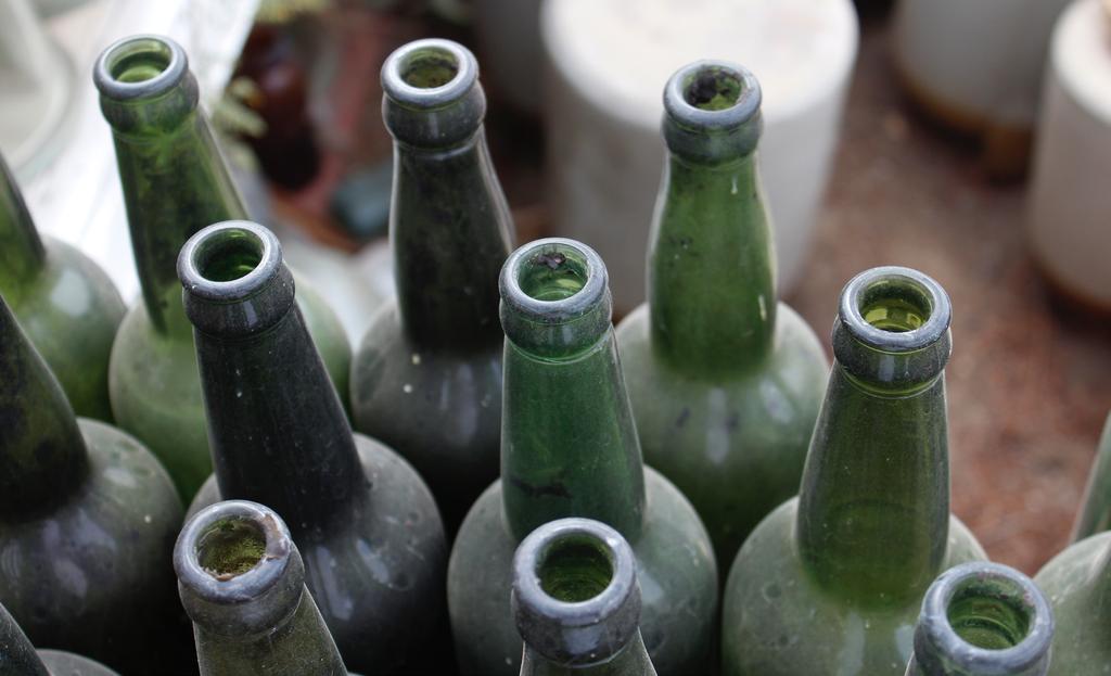 Nästan alla glasförpackningar gick till materialåtervinning Materialåtervinningen för glasförpackningar har legat över 90 procent de senaste åren.