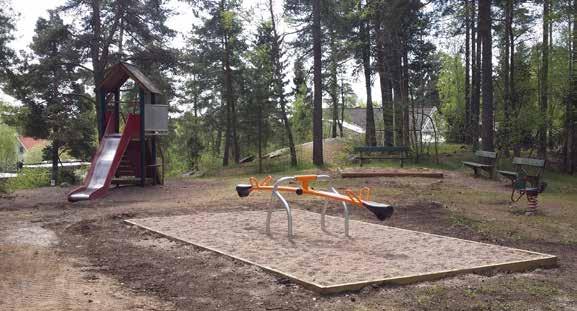 Tallhammarsvägen lekplats Adress: Tallhammarsvägen 58B Yta: 796 m² 1 gungställning, 2 enkelgungor, 1 dubbeldäck gunga och 1 babysits, Hags 2