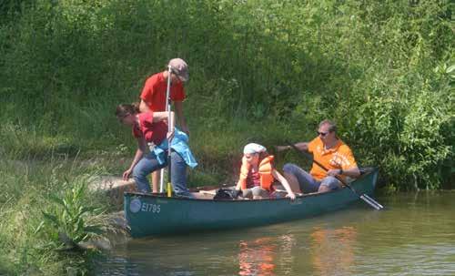 Paddla kanot Rönne Å För dig som gillar att vara ute i naturen! Häng med Fritid och kultur och paddla på Rönne Å. Vi åker till Stockamöllan och därifrån paddlar vi 12 km till Djupadalsmölla.