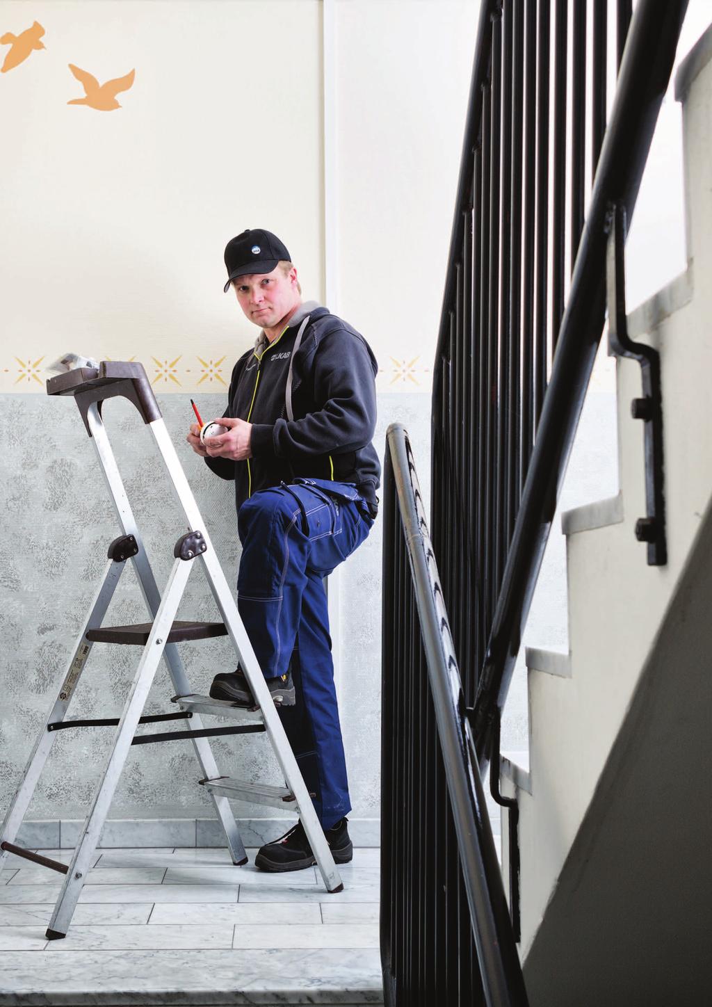 6 7 ETT TRYGGT BOENDE SÄKERHET Vi värnar om säkerheten i våra fastigheter och det är några saker som vi ber er att respektera för att öka säkerheten för dig och dina grannar.