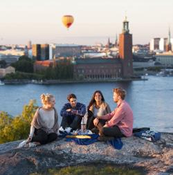 ..16 Grundlärarprogrammet årskurs 4 6, 240 hp, 4 år...20 Ämneslärarprogrammet, 300 eller 3, 5 eller 5,5 år...24 Kompletterande pedagogisk utbildning, 90 hp, 1,5 år.