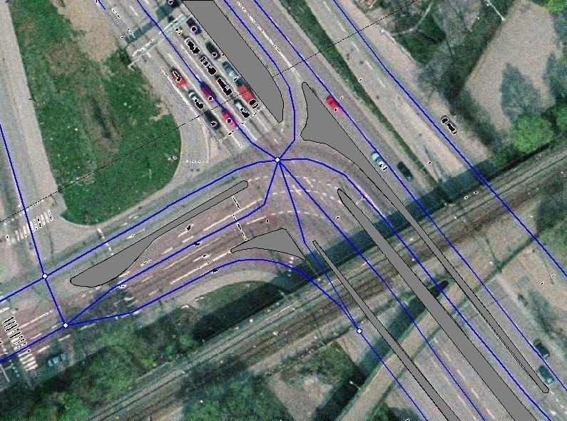 HANDLEDNING 45 (246) 7.15 Exempel på generalisering i komplicerade korsningar Avbildningen skall alltid göras av körbanans mittlinje, inte körfältens mittlinje (undantag är cykelfält).