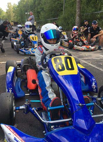 I Junior 60 var 22 stycken och här vann Noah Eriksson finalen GRATTIS. Joel Granfors fick en bra start, men blev påkörd och snurrade och kom iväg bland de sista.