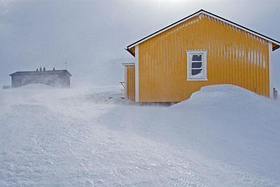 Vi ville inte riskera att någon skulle bli skadad, med tanke på att det var väldigt lite snö i Ladtjovagge och att