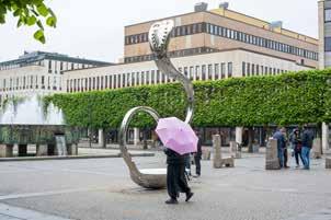 Exempel på sådan konst är skulpturer som visas i samband med Borås Internationella