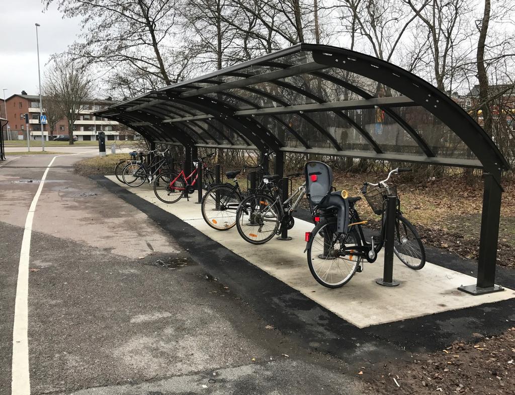 Cykelparkeringar byggs successivt ut vid målpunkter där vi ser att behov finns, eller på platser där det