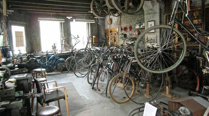 Wigströms velociped- och motorverkstad står alltjämt i stort sett orörd sedan 1910-talet (se MC Veteranen 4/2014) Wigströms velociped- och motorverkstad Som inledning på min hemresedag hjälpte jag