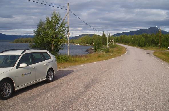 Landskapsanalys Vid byn Tjåmotis möter fjällen, belägen längs gamla samiska flyttleder vid Blackälvens mynning i Skalka, i nordväst Kablamassivet och i söder Harrevarto. Dramatiken i landskapet ökar.